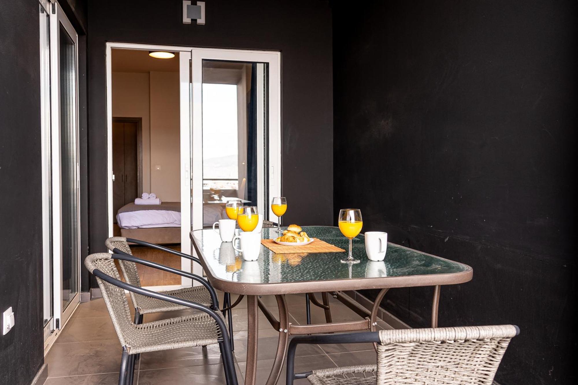 Athenian Infinity Apartments Екстер'єр фото